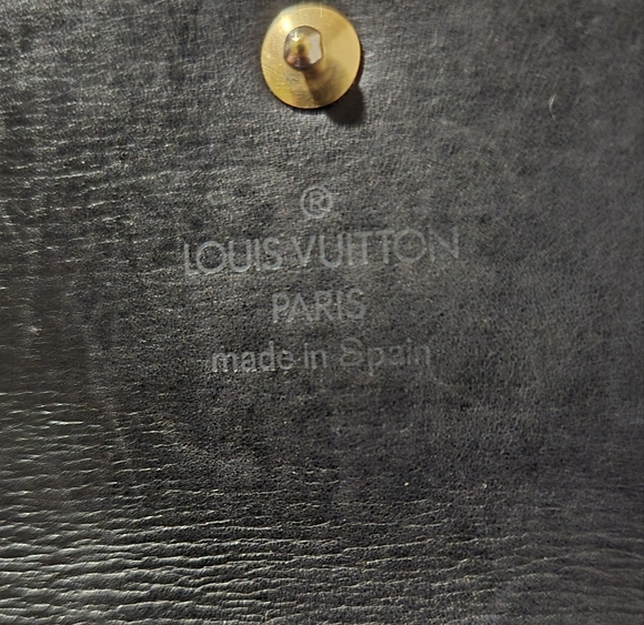 Louis Vuitton Epi Leather Long Wallet - Picture 3 of 12